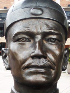 Statua di uno dei soci della East Asiatic Company