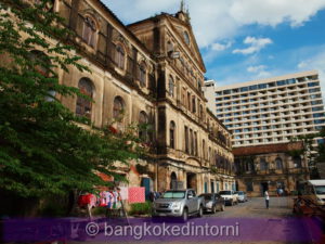 Edificio centrale della vecchia dogana di Bangkok