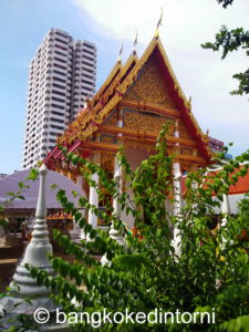 Facciata sud del Wat Sri Boon Ruang