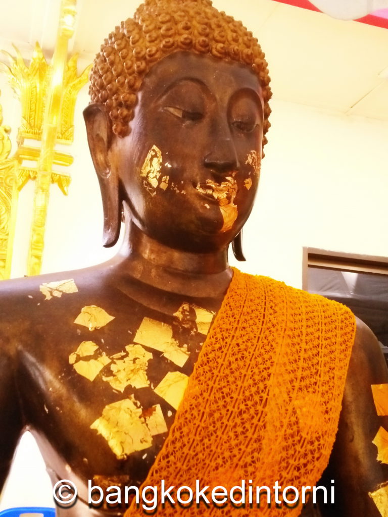 Statua del Buddha al Wat Sri Boon Ruang